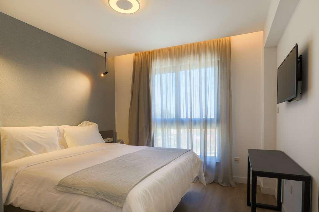 Quality Lodge, BW Premier Collection Larnaca Phòng bức ảnh
